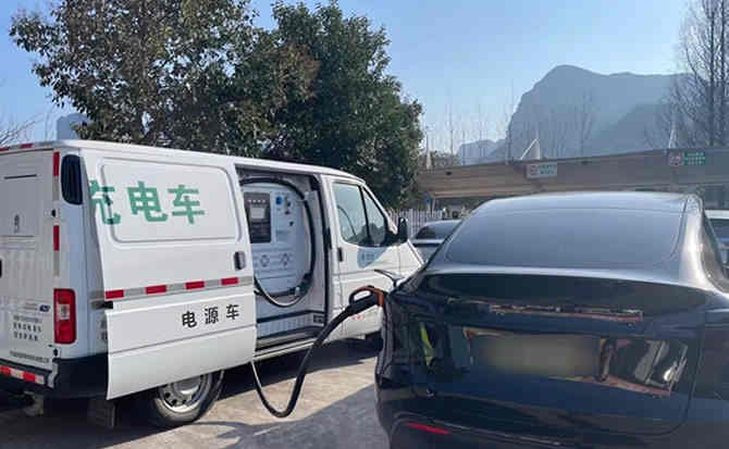 江山汽车搭电